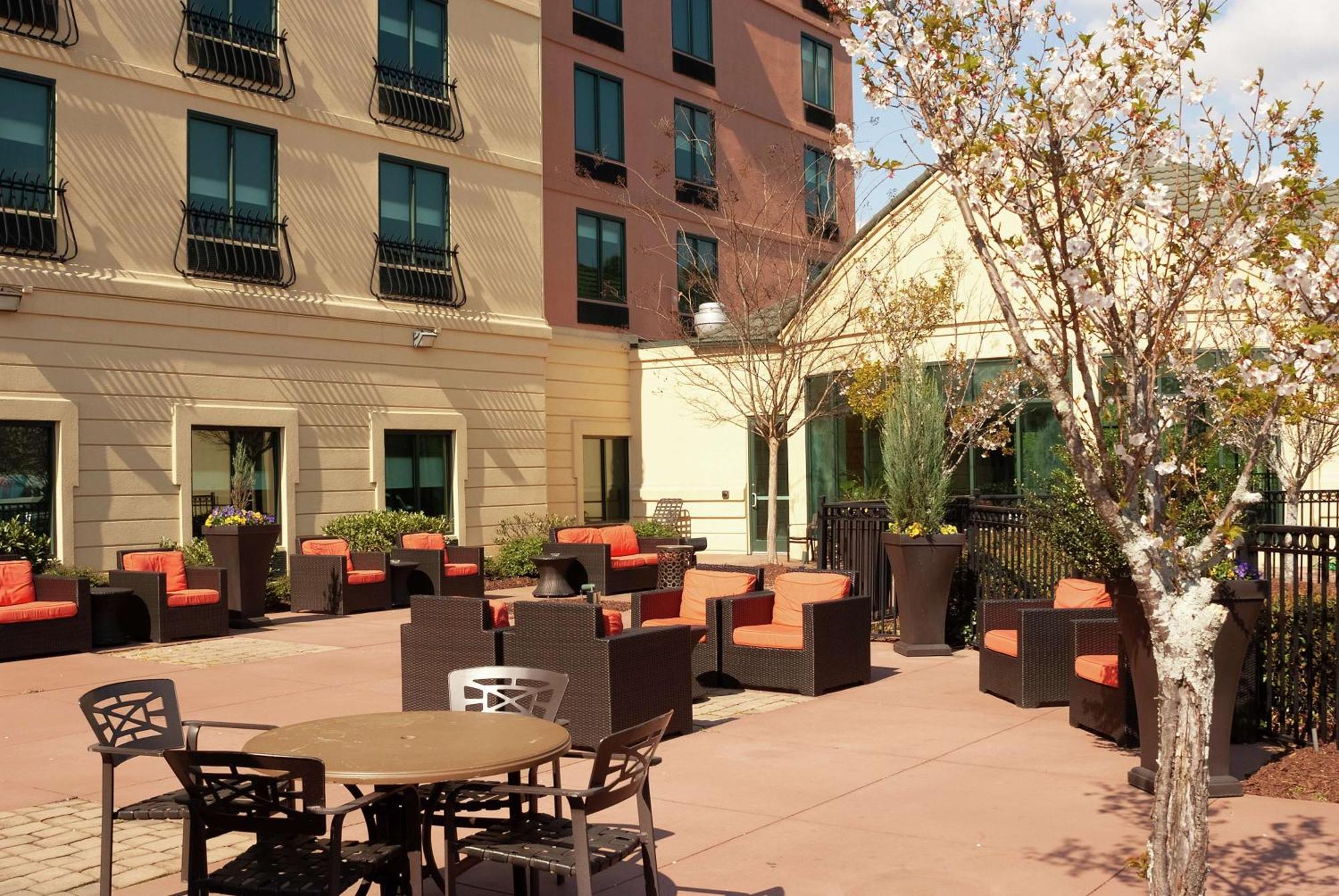 Hilton Garden Inn Atlanta Airport/Millenium Center College Park Екстериор снимка