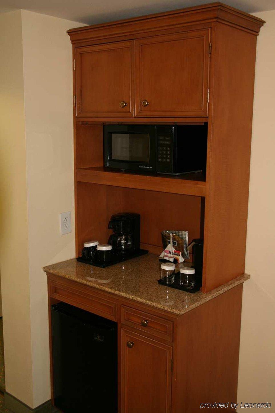 Hilton Garden Inn Atlanta Airport/Millenium Center College Park Стая снимка